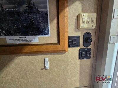 2009 Dutchmen RV Denali — photo 12 view