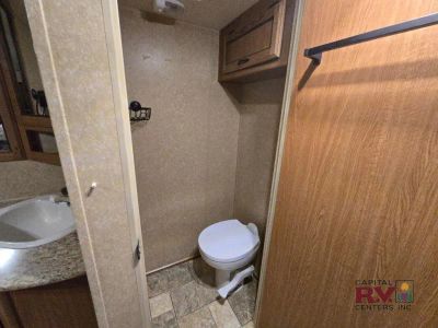 2009 Dutchmen RV Denali — photo 24 view