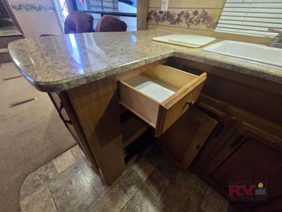 2009 Dutchmen RV Denali — photo 19 view