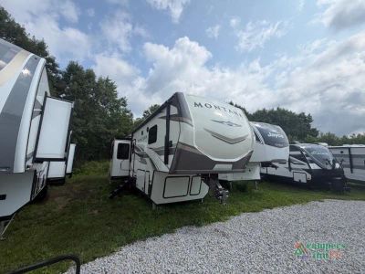 2020 Keystone RV Montana — front three-quarter view