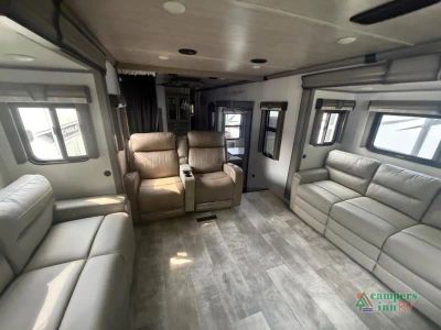 2020 Keystone RV Montana — photo 7 view