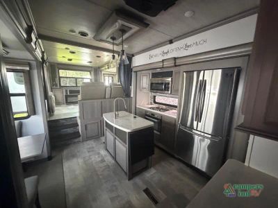 2020 Keystone RV Montana — detail view