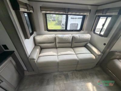 2020 Keystone RV Montana — photo 12 view