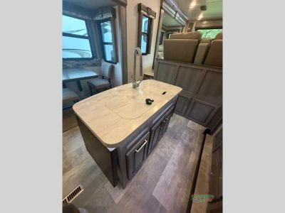 2020 Keystone RV Montana — photo 26 view