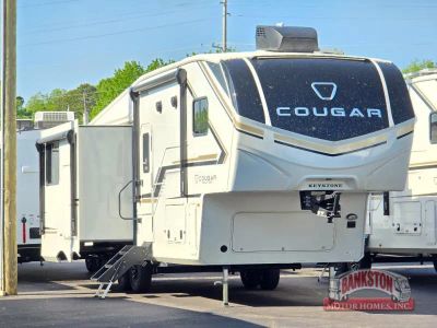 2026 Cougar Half-Ton 26RKE — front three-quarter view