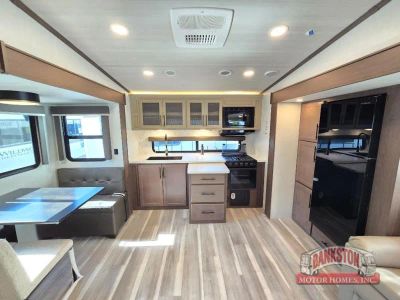 2026 Cougar Half-Ton 26RKE — photo 11 view
