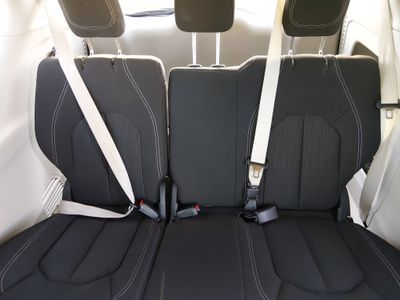 2023 Chrysler Voyager - Photo 17