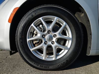 2023 Chrysler Voyager - Photo 10