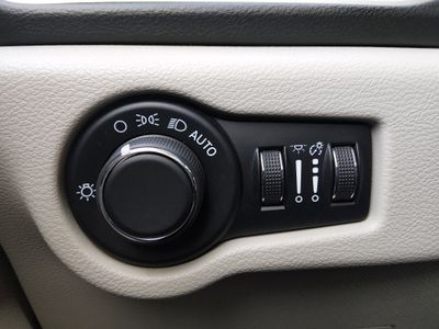 2023 Chrysler Voyager - Photo 20