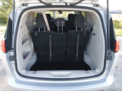 2023 Chrysler Voyager - Photo 11