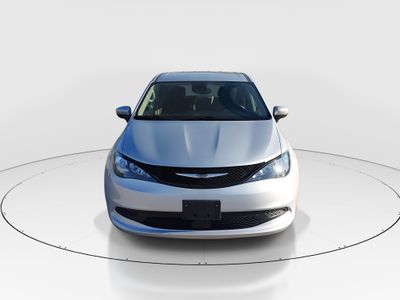 2023 Chrysler Voyager - Photo 2