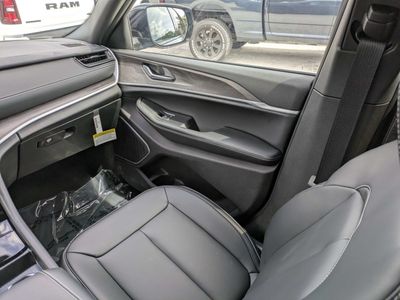 2026 Jeep Grand Cherokee — photo 18 view