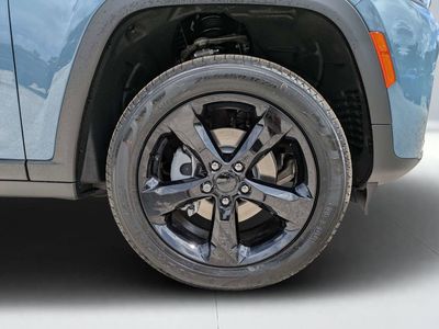 2026 Jeep Grand Cherokee — photo 10 view
