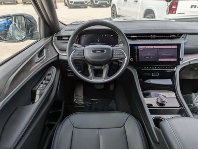 2026 Jeep Grand Cherokee — photo 17 view