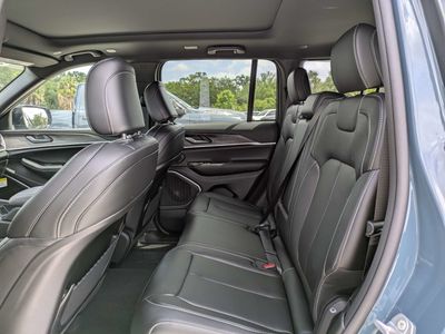 2026 Jeep Grand Cherokee — photo 14 view