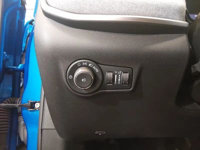 2023 Jeep Compass — photo 13 view