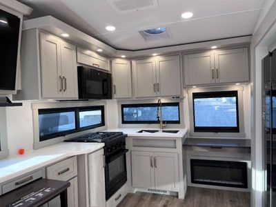 2026 Brinkley Model Z - Photo 11