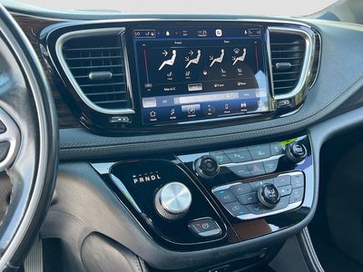 2021 Chrysler Pacifica Hybrid - Photo 16