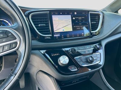 2021 Chrysler Pacifica Hybrid - Photo 15