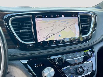 2021 Chrysler Pacifica Hybrid - Photo 13