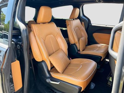 2021 Chrysler Pacifica Hybrid - Photo 31