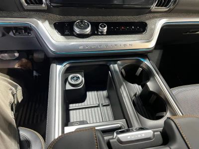 2026 Ford Expedition — photo 14 view