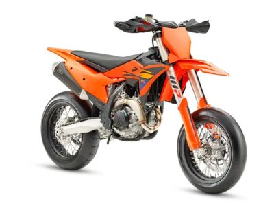 2026 KTM 450 SMR — front three-quarter view