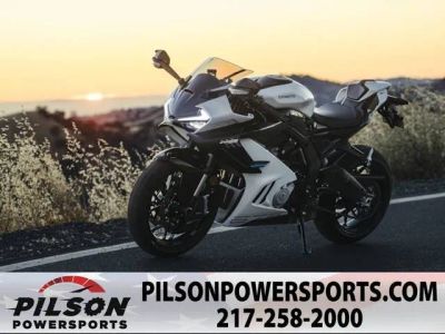 2026 CFMOTO 675SS — front three-quarter view