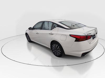 2025 Nissan Altima — detail view