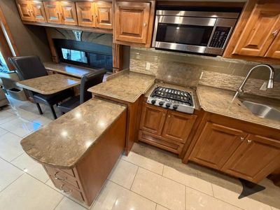 2016 Tiffin Motorhomes Phaeton - Photo 18