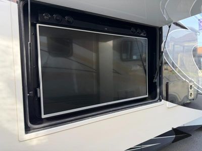 2016 Tiffin Motorhomes Phaeton - Photo 8