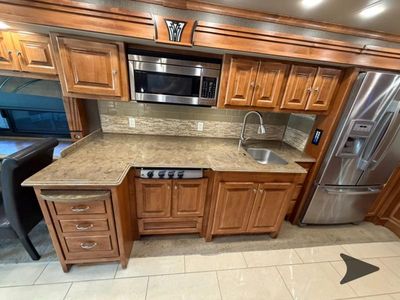 2016 Tiffin Motorhomes Phaeton - Photo 16