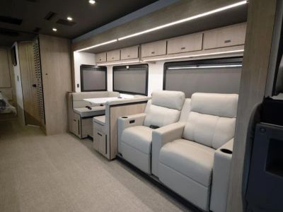 2026 Grand Design LINEAGE SERIES F - Photo 13