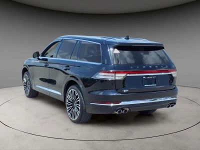 2020 Lincoln Aviator — side profile view