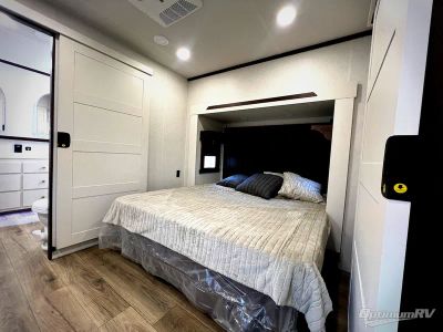 2027 Forest River Cedar Creek — photo 17 view