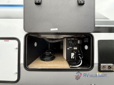 2025 Forest River RV Cherokee Arctic Wolf - Photo 7