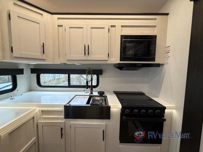 2025 Forest River RV Cherokee Arctic Wolf - Photo 15