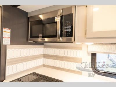 2025 Thor Motor Coach Luminate - Photo 25
