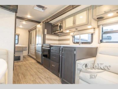 2025 Thor Motor Coach Luminate - Photo 22