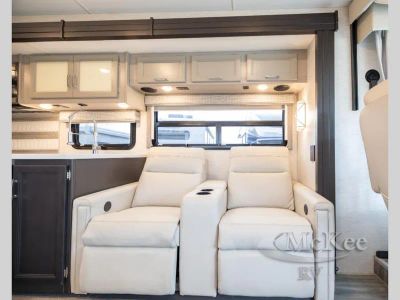 2025 Thor Motor Coach Luminate - Photo 15