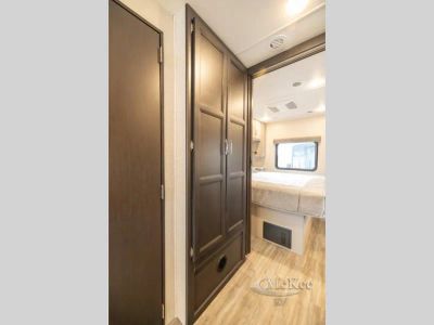2025 Thor Motor Coach Luminate - Photo 31