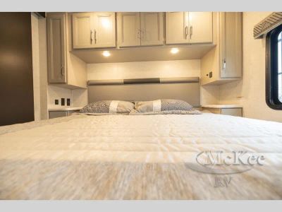 2025 Thor Motor Coach Luminate - Photo 33