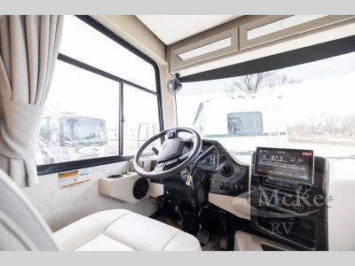 2025 Thor Motor Coach Luminate - Photo 6