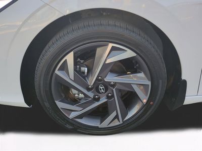 2026 Hyundai ELANTRA — photo 11 view