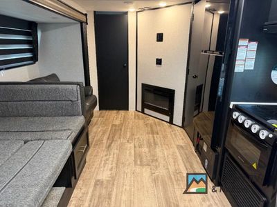 2022 Forest River RV Cherokee Grey Wolf - Photo 6