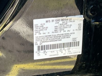 2022 Ford Explorer — photo 32 view