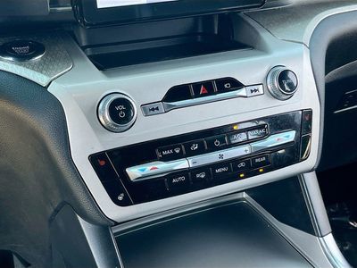 2022 Ford Explorer — photo 16 view
