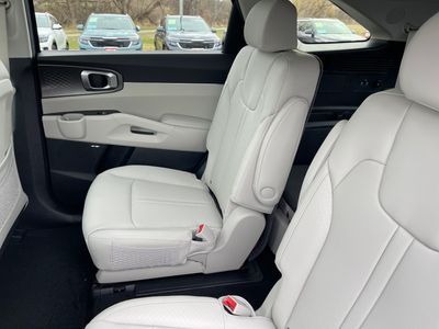 2026 Kia Sorento Hybrid — photo 18 view