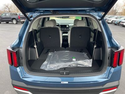 2026 Kia Sorento Hybrid — photo 17 view