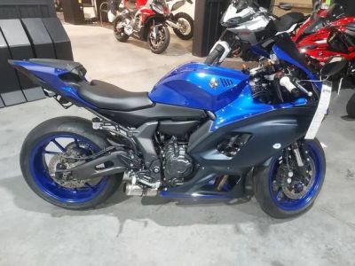 2023 Yamaha YZF-R7 — front three-quarter view